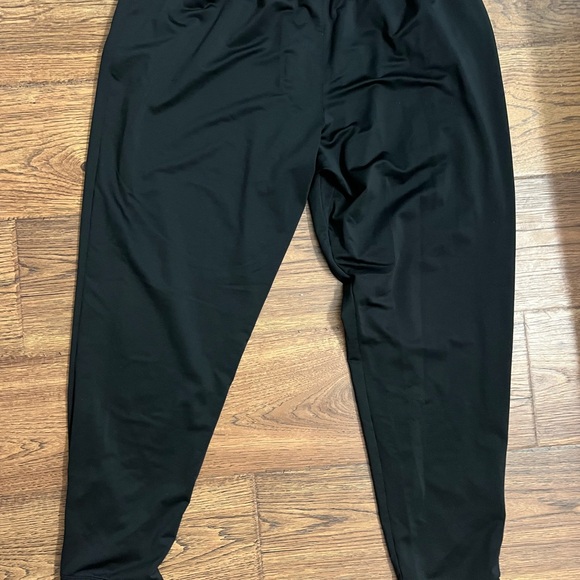 Nike Dri-FIT Black Joggers - Picture 2 of 3
